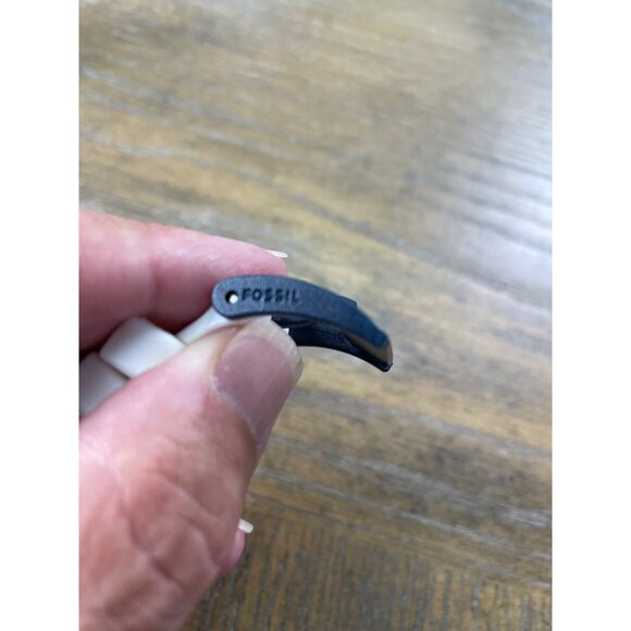 Fossil Mens white black quartz watch in good working condition SKU 8813 - Picture 11 of 13